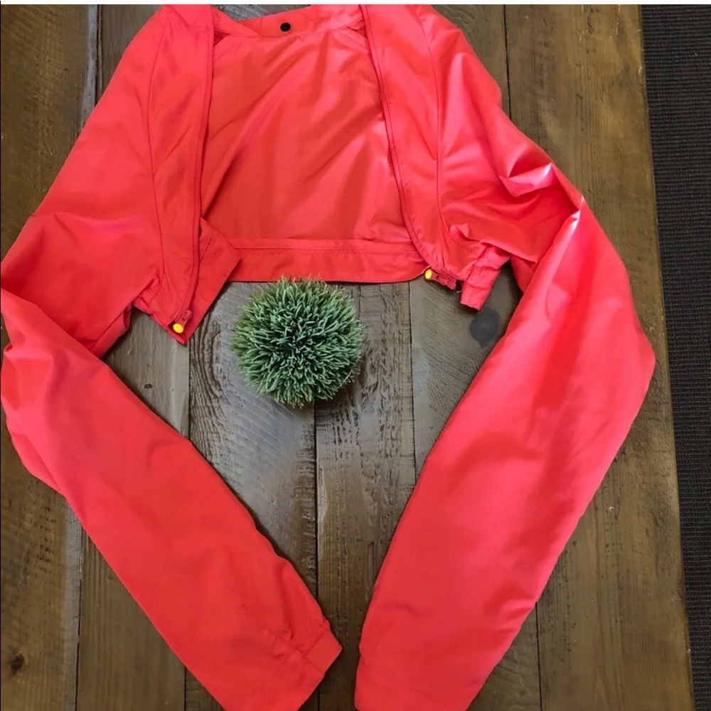 {Helly Hansen} Light, packable running/training jacket with removable sl… - Picture 14 of 14